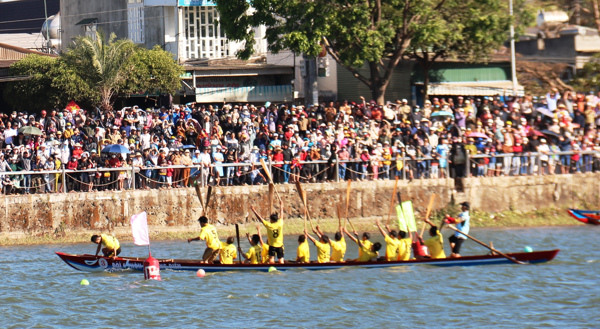 Sôi động Giải đua thuyền nam truyền thống huyện Krông Ana năm 2024